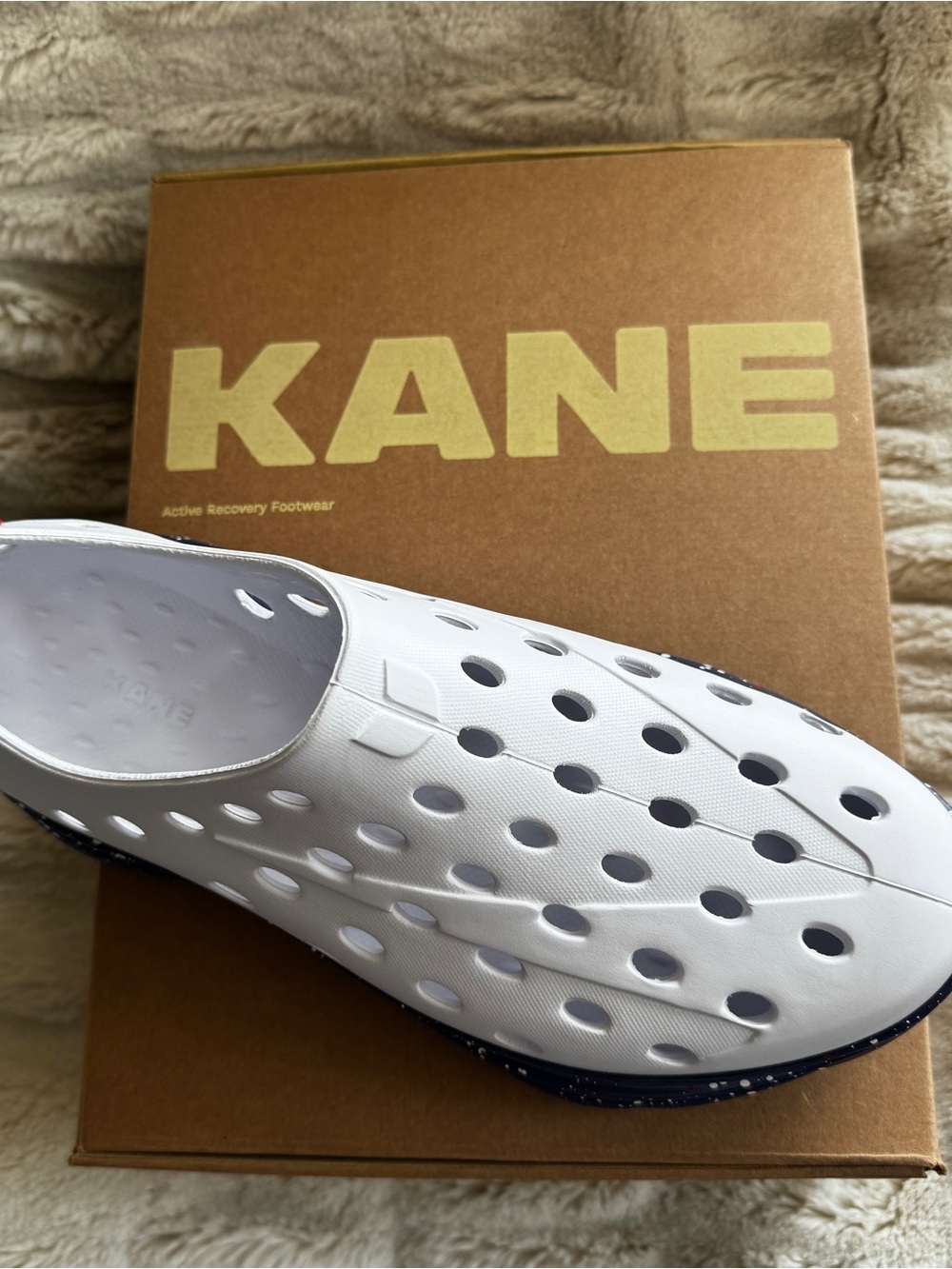 KANE REVIVE Active Recovery Shoes - New in Box - White Size 11